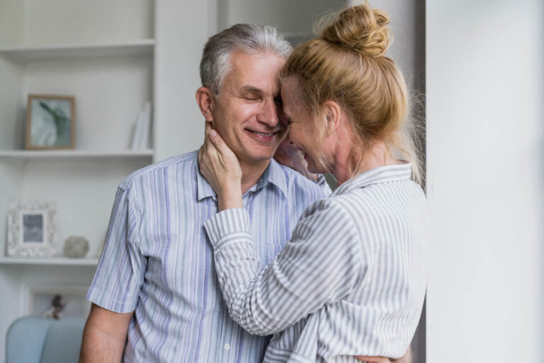 A melhor idade: Namorar e beijar muito, com a segurança de um sorriso fixo